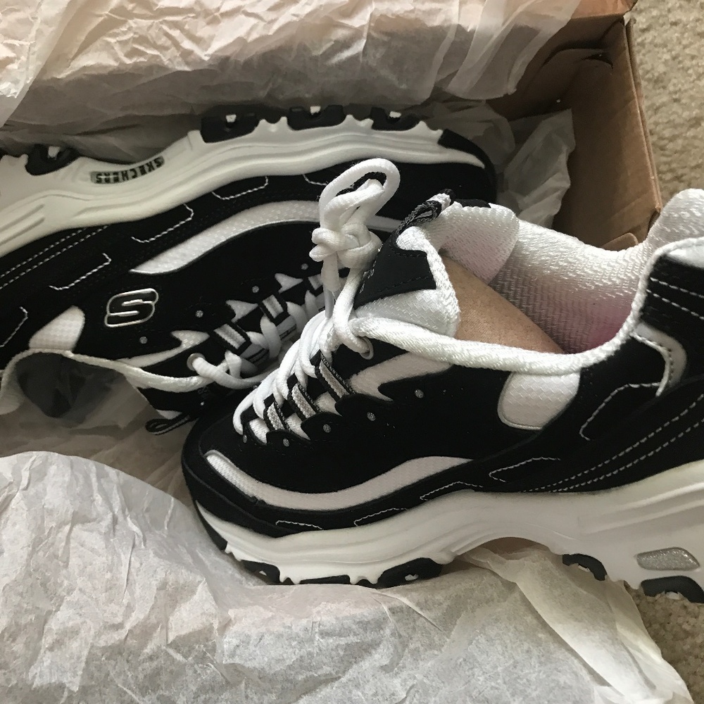 D'Lites Biggest Fan Sneaker-Women - Picture 8 of 9
